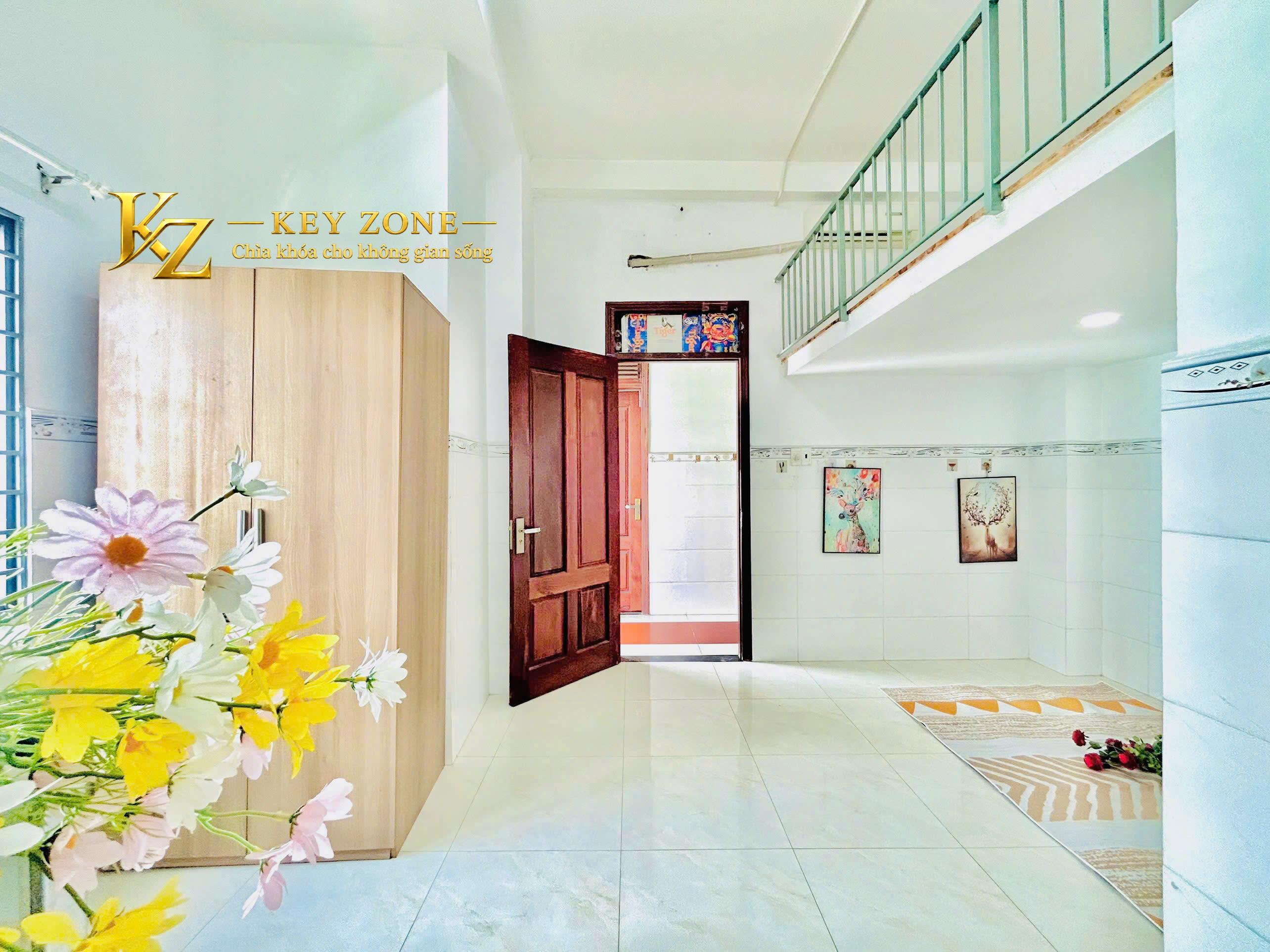 DUPLEX CỬA SỔ TRỜI GẦN HUIT