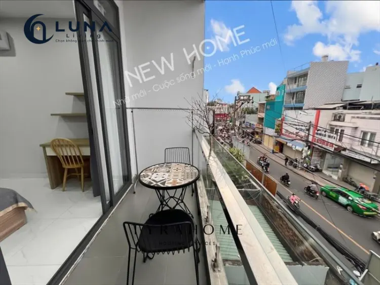 CĂN HỘ DỊCH VỤ FULL NỘI THẤT MÁY GIẶT RIÊNG CÓ BAN CÔNG