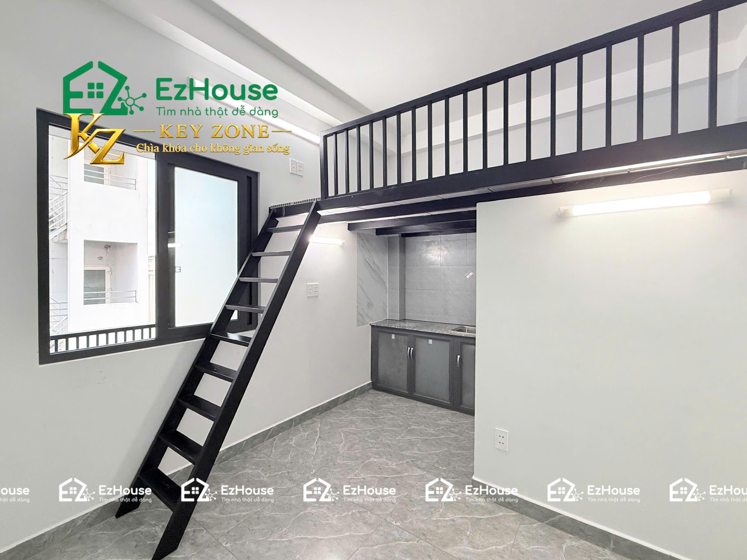 DUPLEX CỬA SỔ TRỜI GIỮA HUIT, VHU
