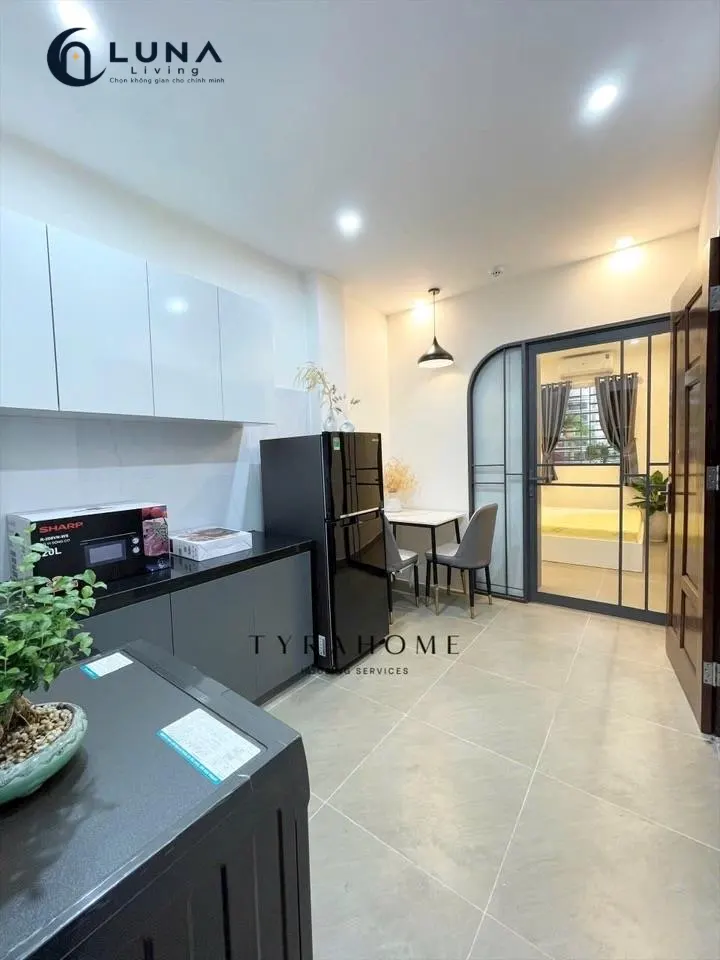 CĂN HỘ DỊCH VỤ FULL NỘI THẤT MÁY GIẶT RIÊNG CÓ CỬA SỔ