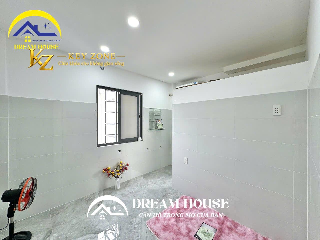 PHÒNG CỬA SỔ TRỜI NGAY HUIT