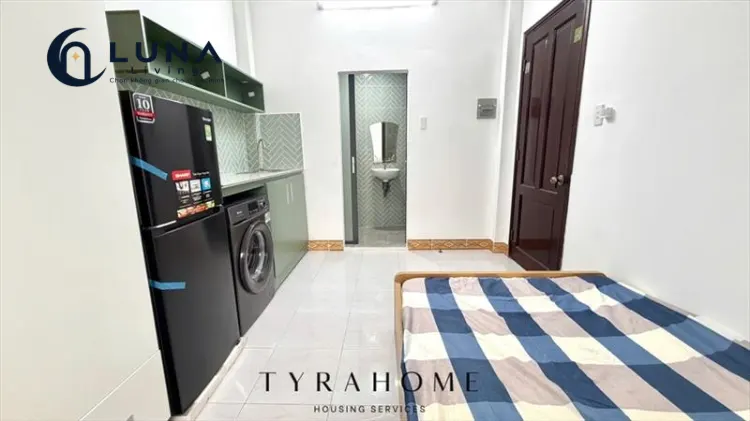 PHÒNG FULLY FURNISHED WITH WINDOW