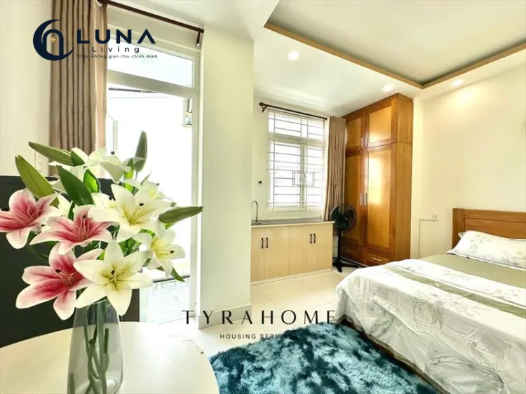 PHÒNG FULLY FURNISHED WITH BALCONY