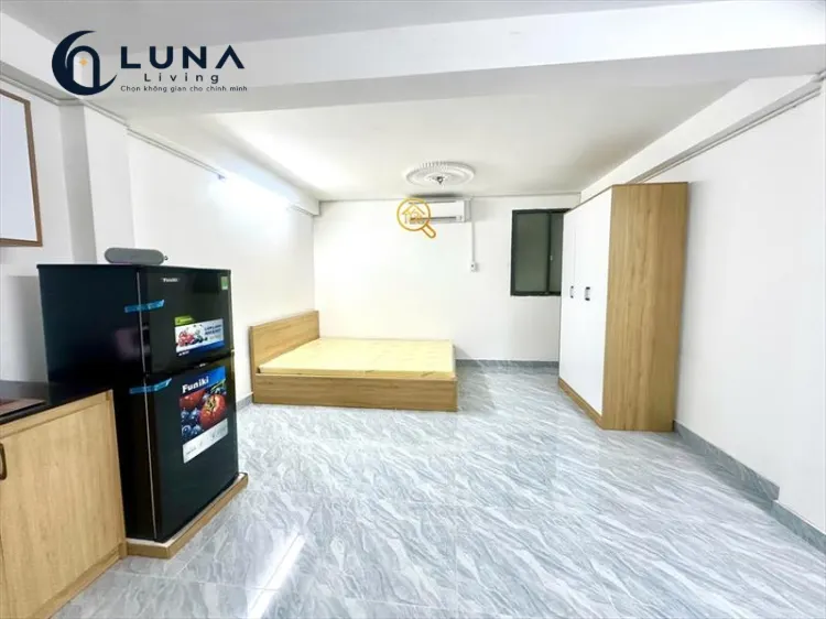 PHÒNG FULL NỘI THẤT MÁY GIẶT RIÊNG CÓ CỬA SỔ