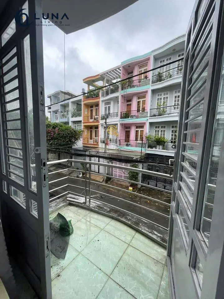PHÒNG FULL NỘI THẤT CÓ BAN CÔNG