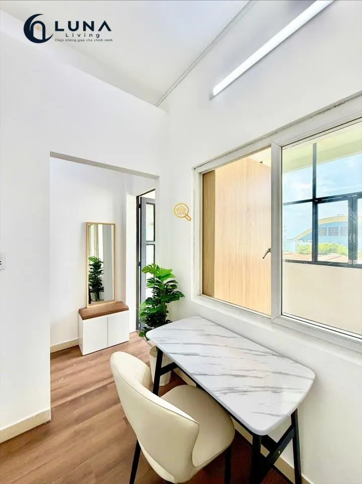 PHÒNG FULL NỘI THẤT MÁY GIẶT RIÊNG CÓ CỬA SỔ