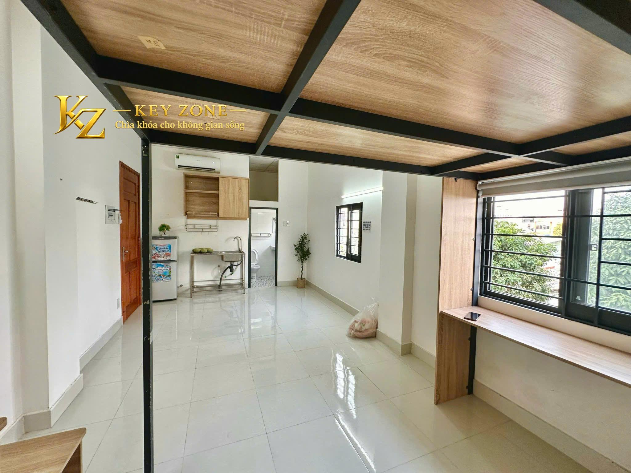 DUPLEX CỬA SỔ TRỜI KẾ HUIT 