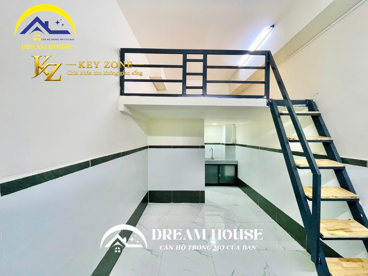 DUPLEX GẦN ĐẠI HỌC VĂN HIẾN, CÓ BAN CÔNG