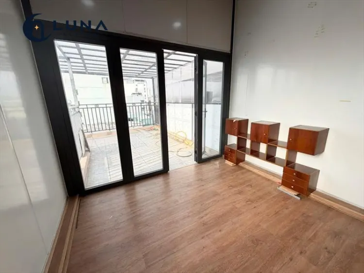 PHÒNG FULL NỘI THẤT CÓ BAN CÔNG