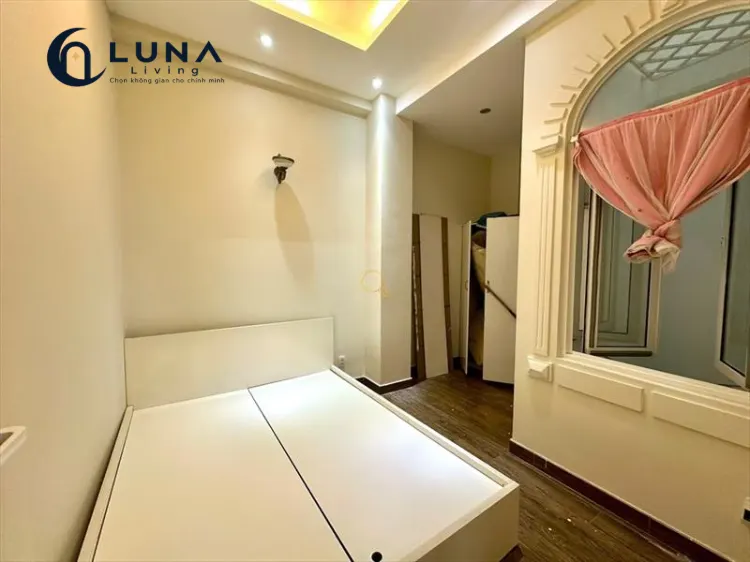 CĂN HỘ DỊCH VỤ FULL NỘI THẤT CÓ CỬA SỔ