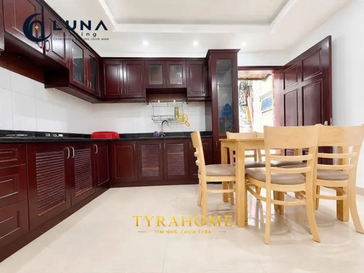 PHÒNG FULL NỘI THẤT CÓ BAN CÔNG