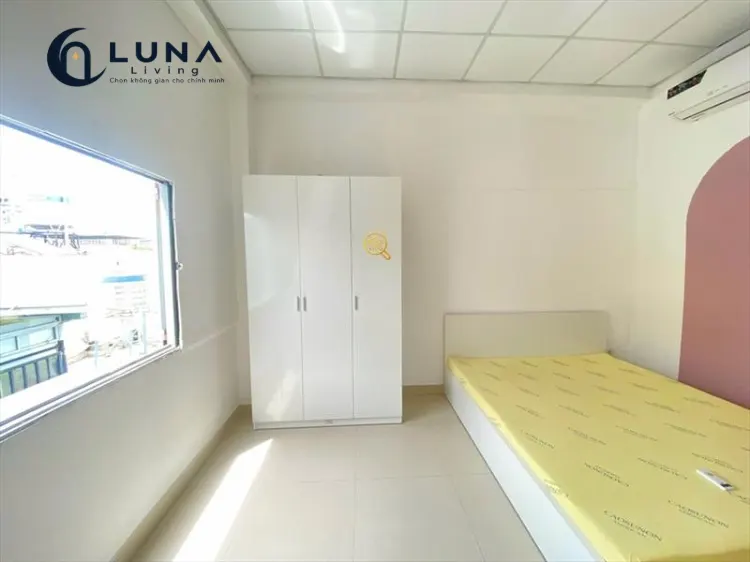 PHÒNG FULL NỘI THẤT MÁY GIẶT RIÊNG CÓ CỬA SỔ