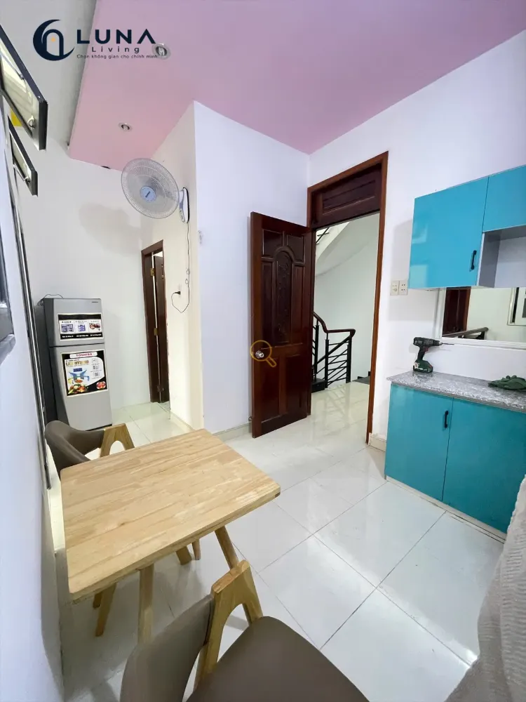 CĂN HỘ DỊCH VỤ FULL NỘI THẤT CÓ CỬA SỔ