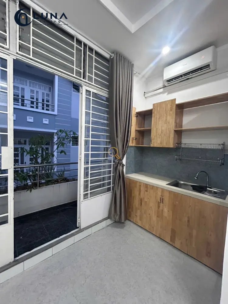 PHÒNG FULL NỘI THẤT CÓ BAN CÔNG