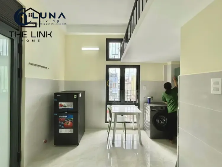 PHÒNG FULLY FURNISHED WITH WINDOW
