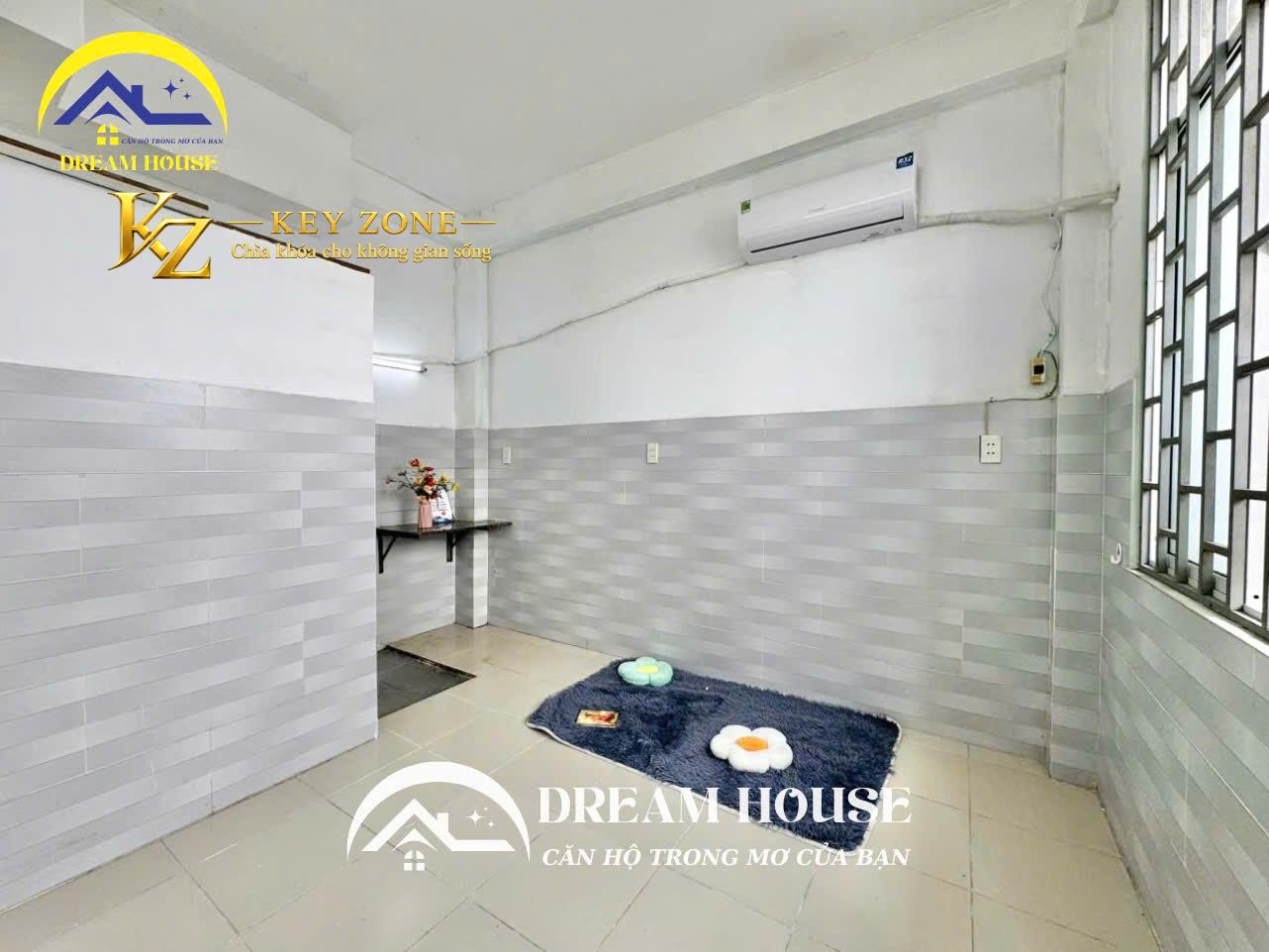 PHÒNG CỬA SỔ TRỜI XINH 