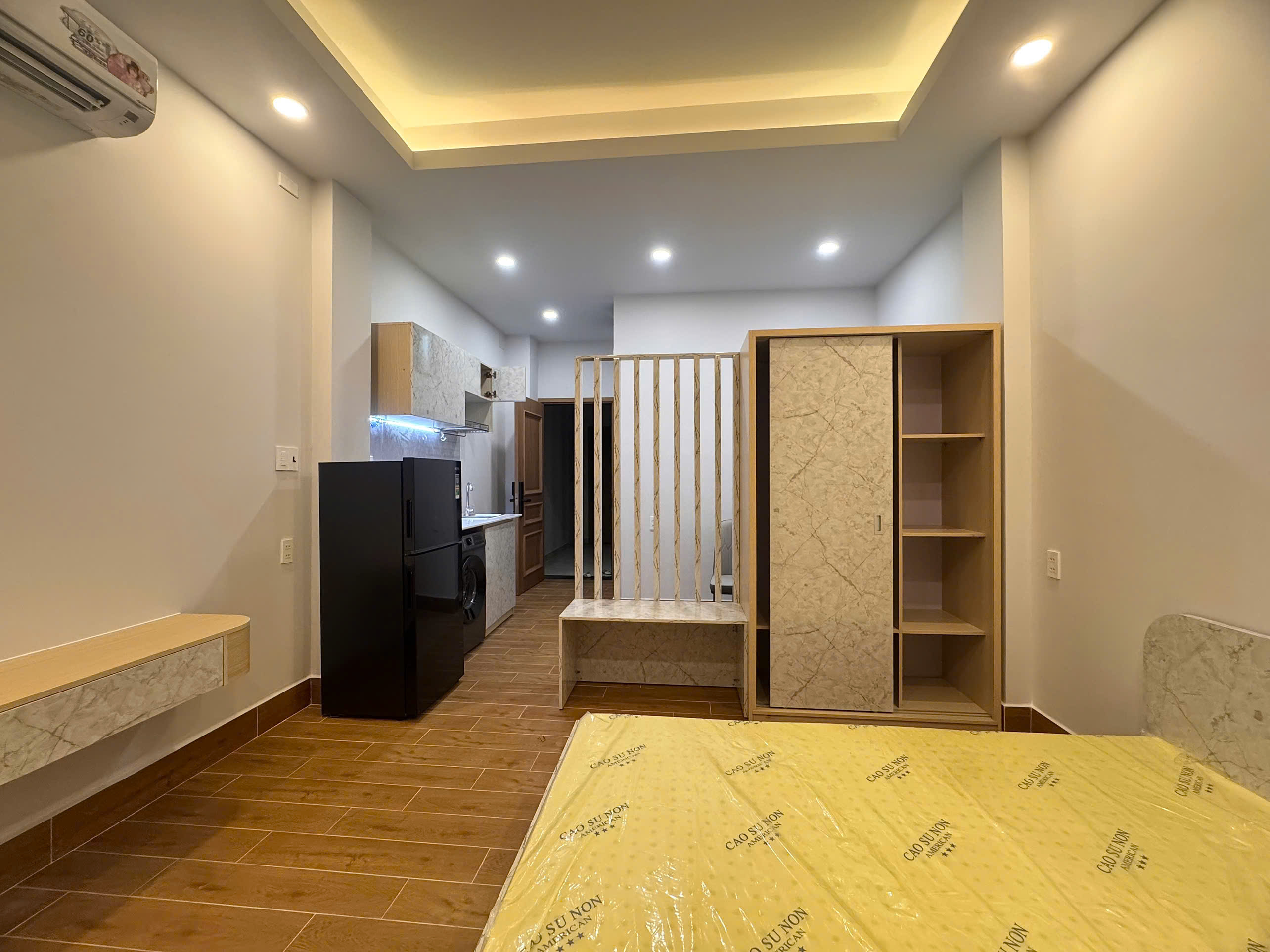 STUDIO FULL NỘI THẤT CÓ BAN CÔNG
