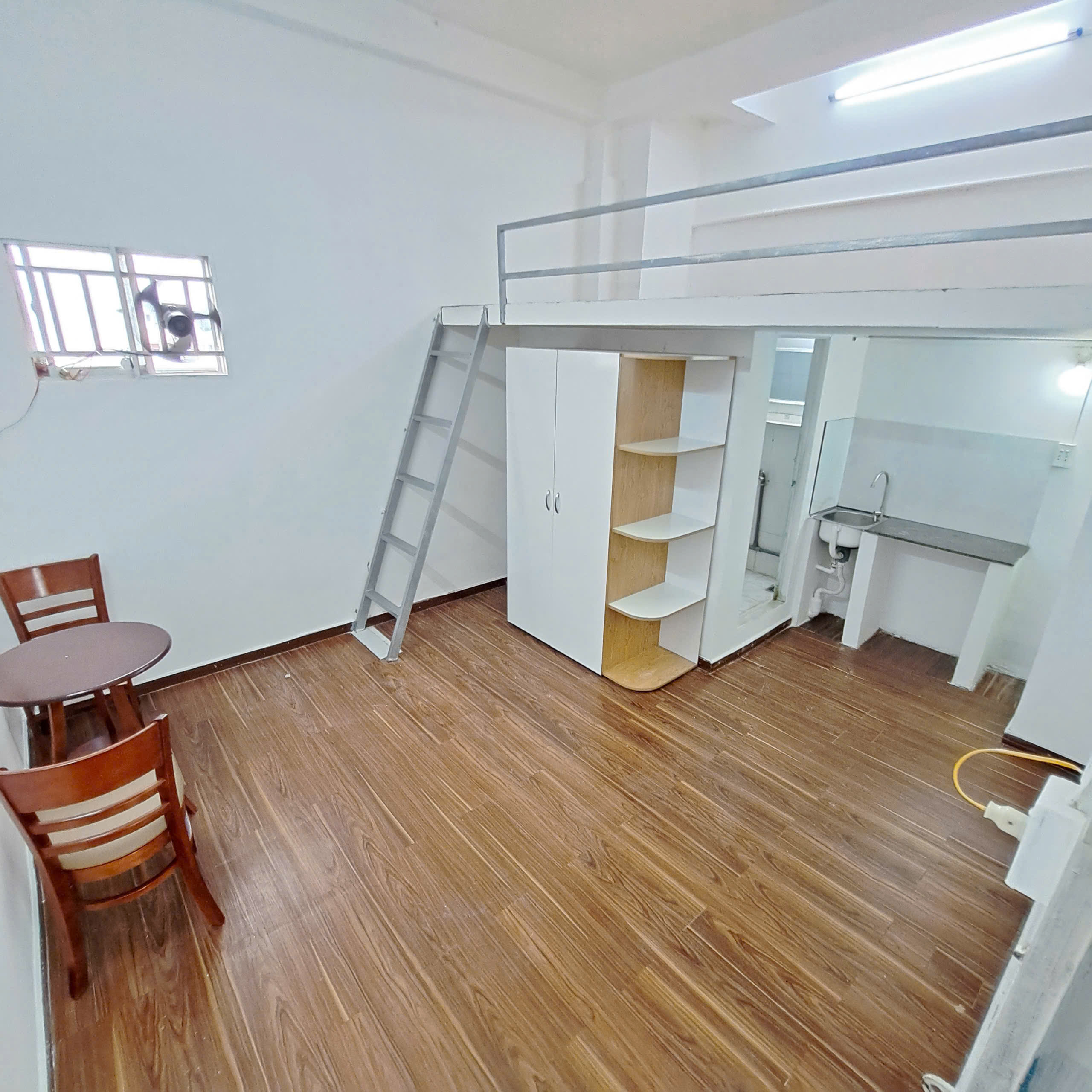 DUPLEX XINH GIÁ TỐT GẦN HUIT VÀ VHU