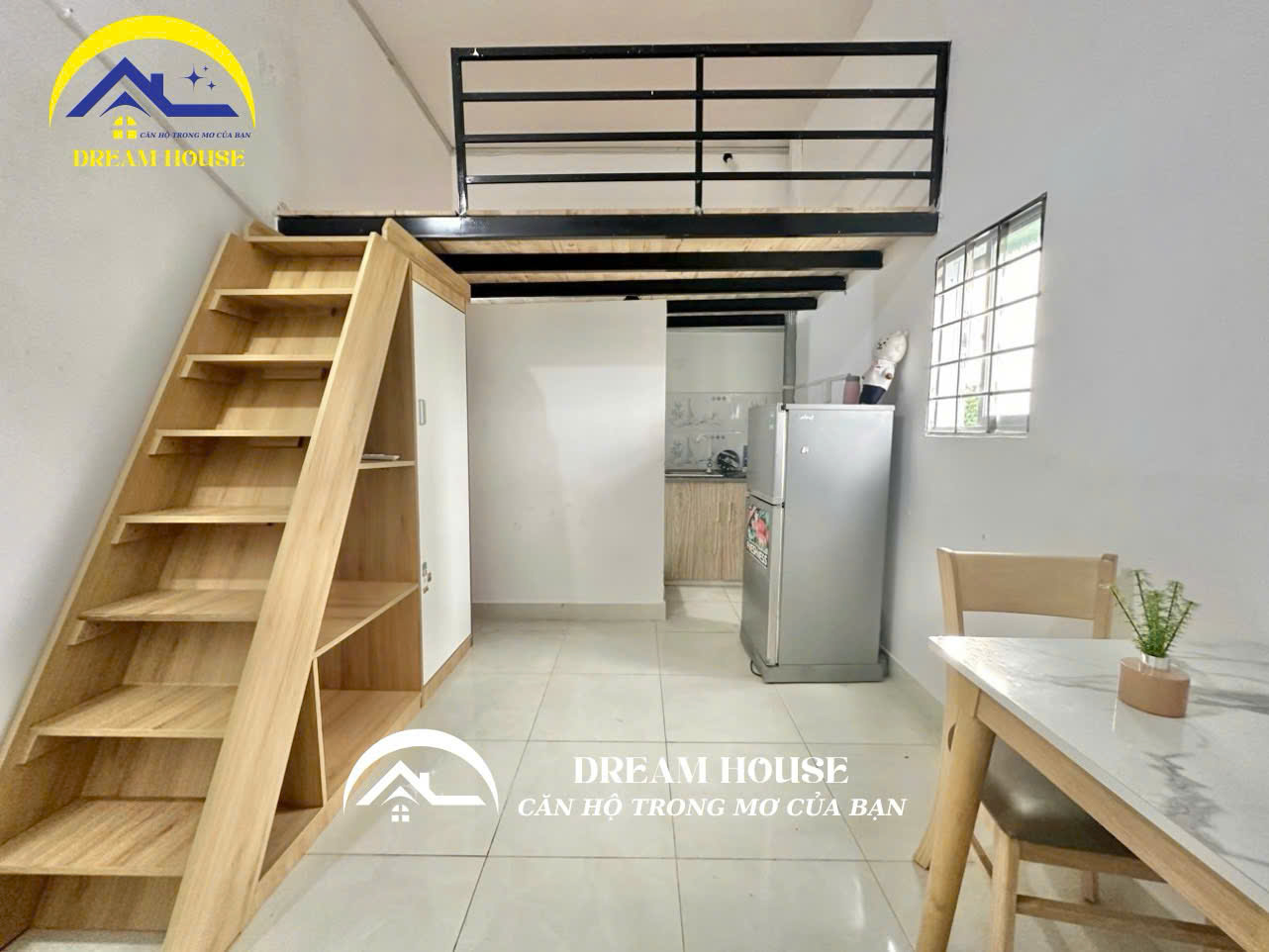 DUPLEX CỬA SỔ TRỜI KẾ HUIT